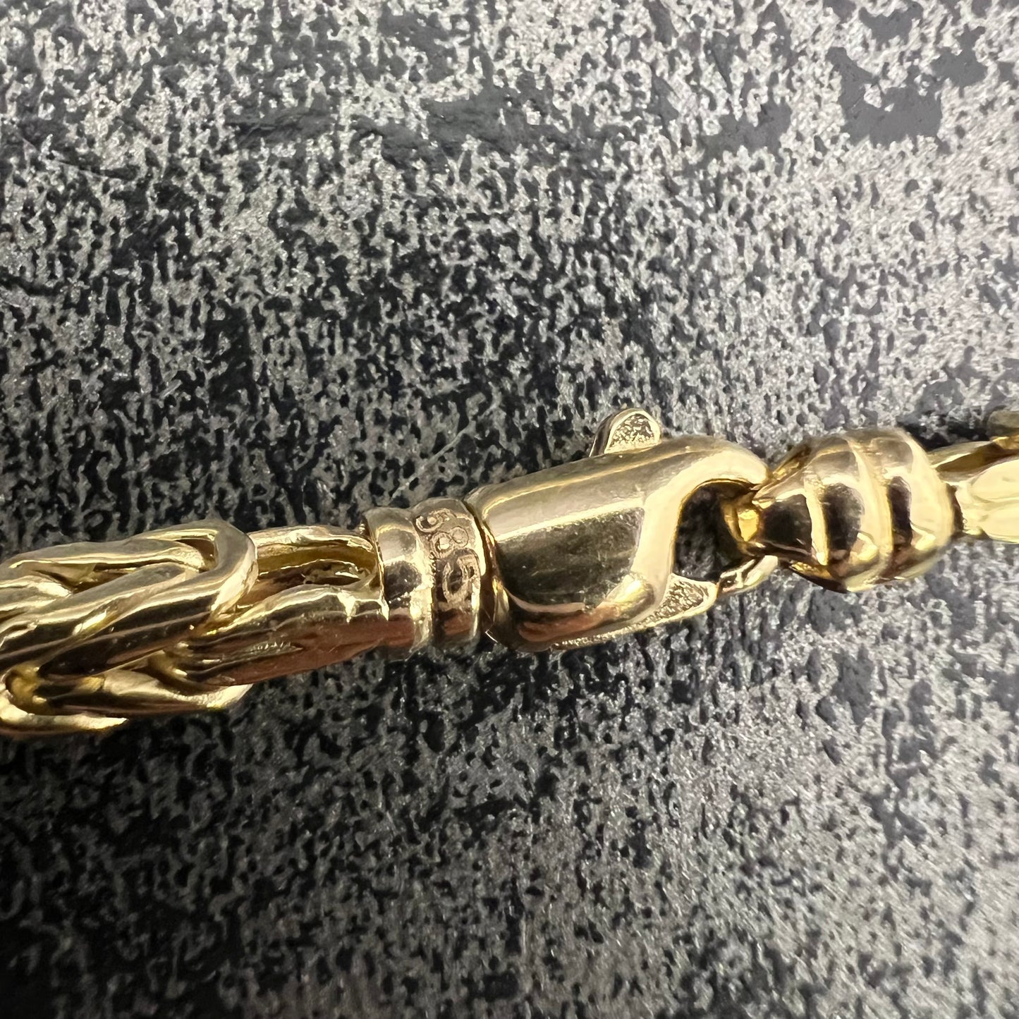 14 karaat gouden koningsketting bezet met schitterende stenen