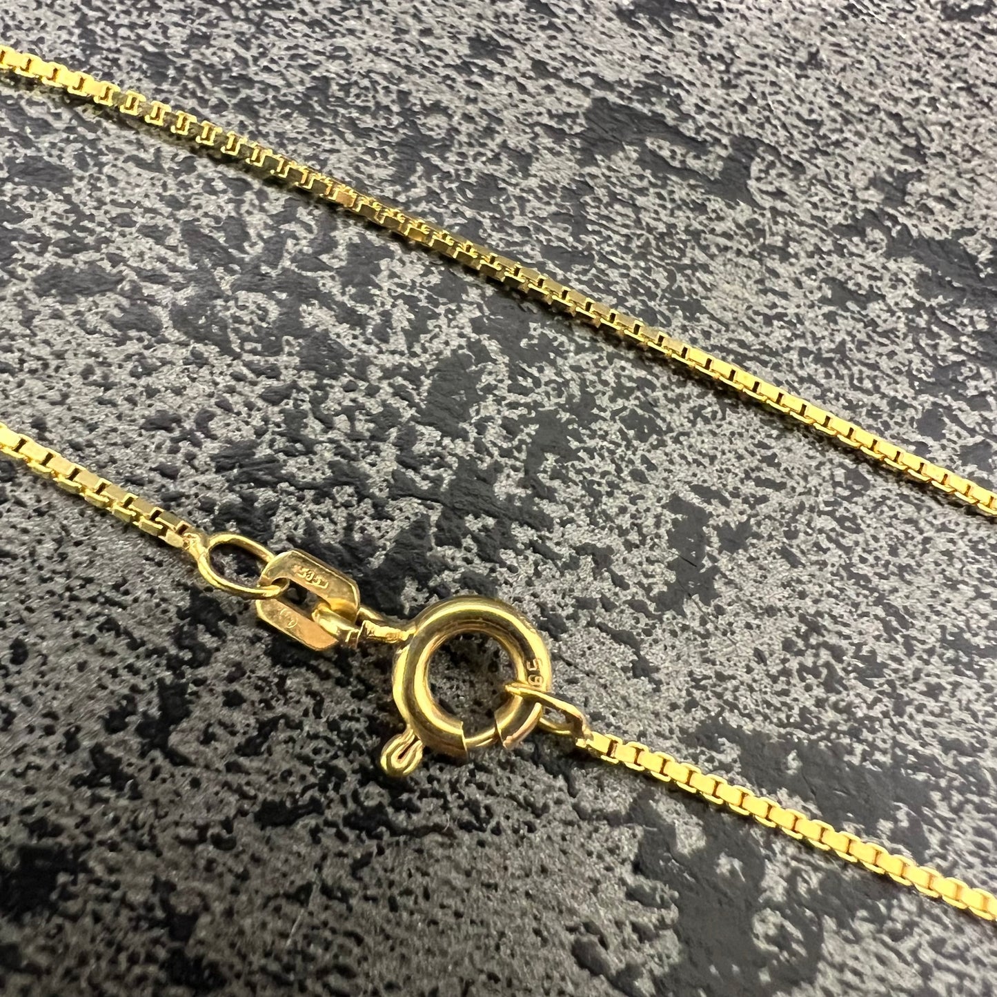 14 karaat gouden ketting met kruis