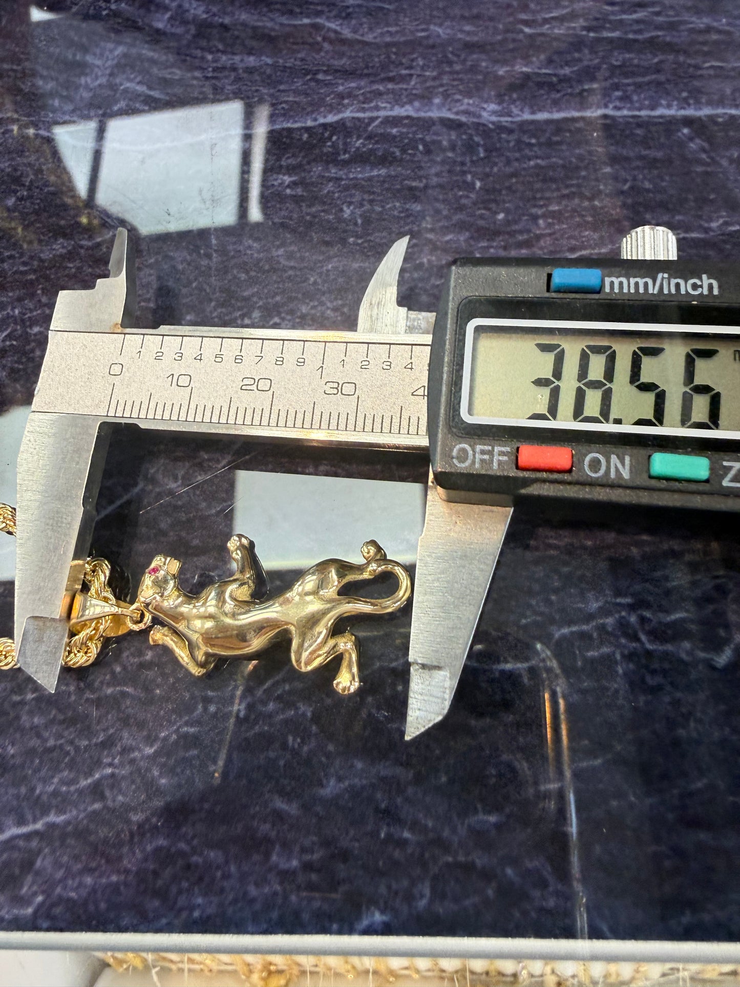 Prachtige 14 karaats gouden rope ketting met panter hanger