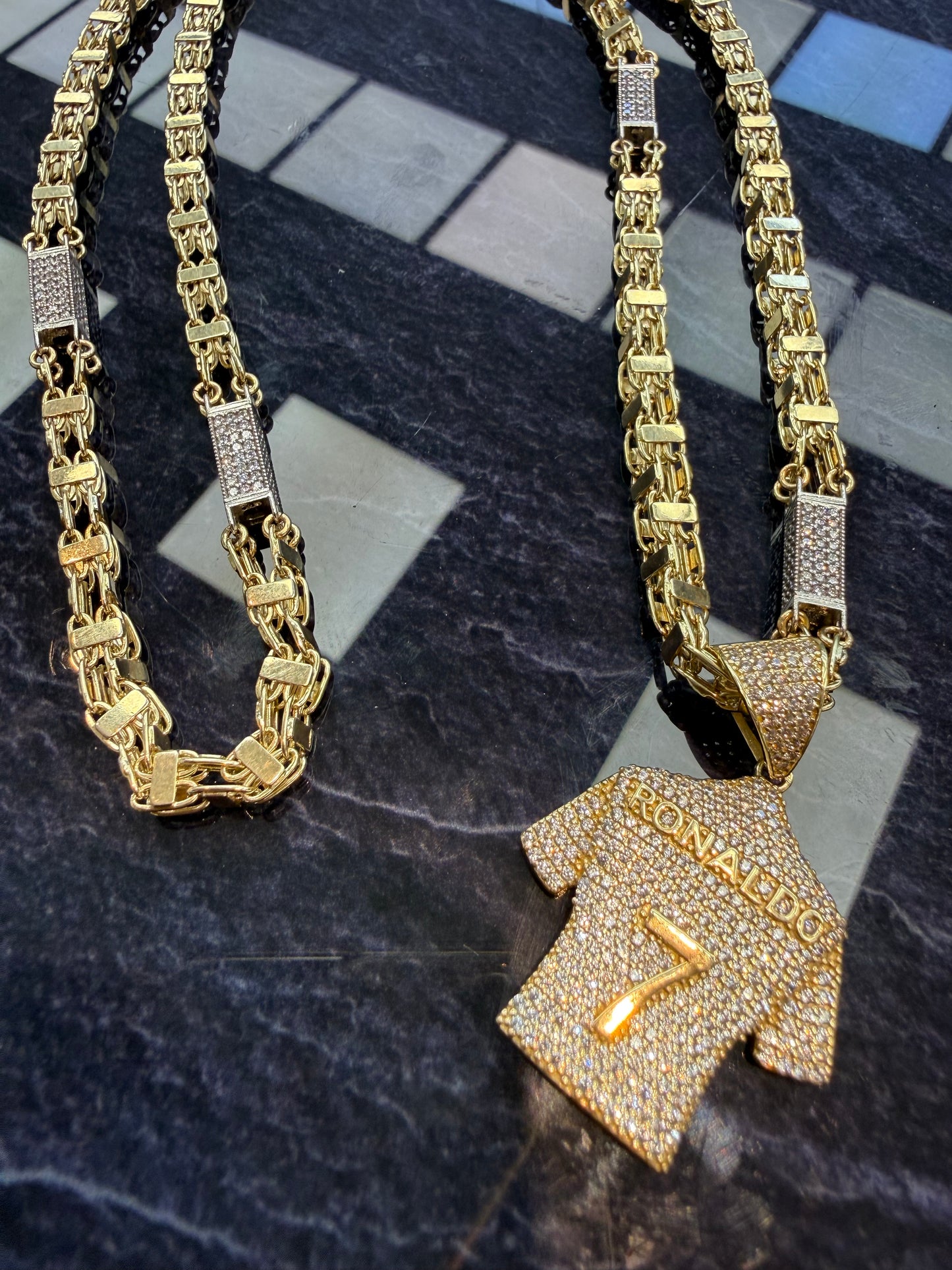 Prachtige 14 karaats gouden Magnum ketting met Ronaldo shirt 7 hanger