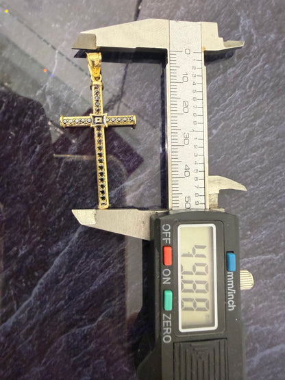 Prachtige 14 karaats gouden kruis hanger met onyx steen