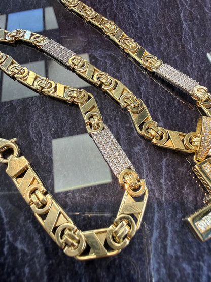 Prachtige 14 karaats gouden Valentino ketting met kruis hanger