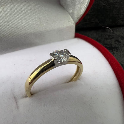 Prachtige dames ring solitaire