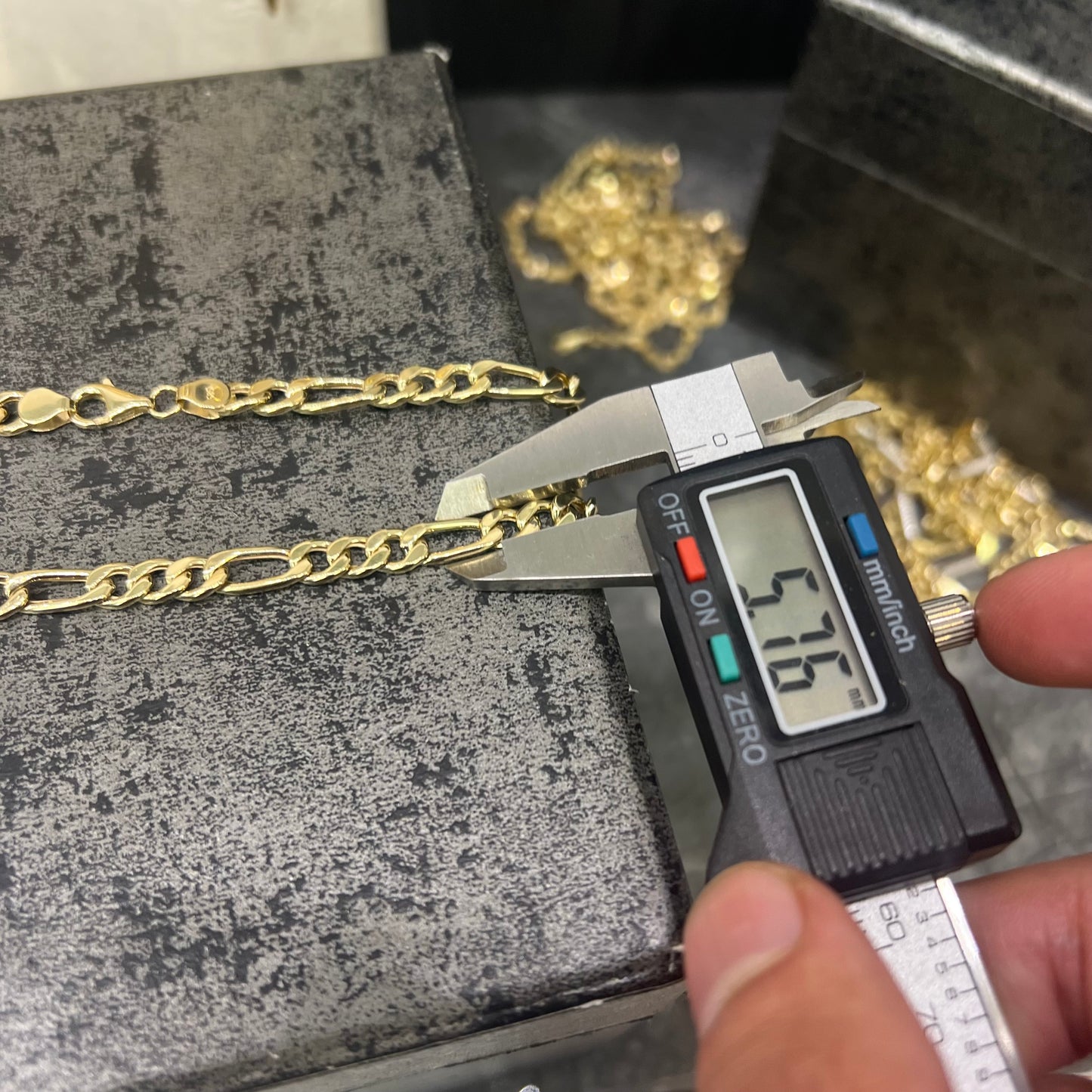 14 karaats gouden figaro schakel ketting prachtig model 5,76 mm 60 cm