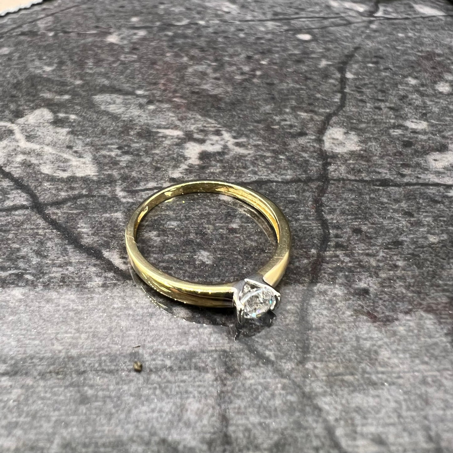 Prachtige dames ring solitaire