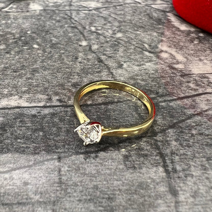 Gouden solitaire ring dames