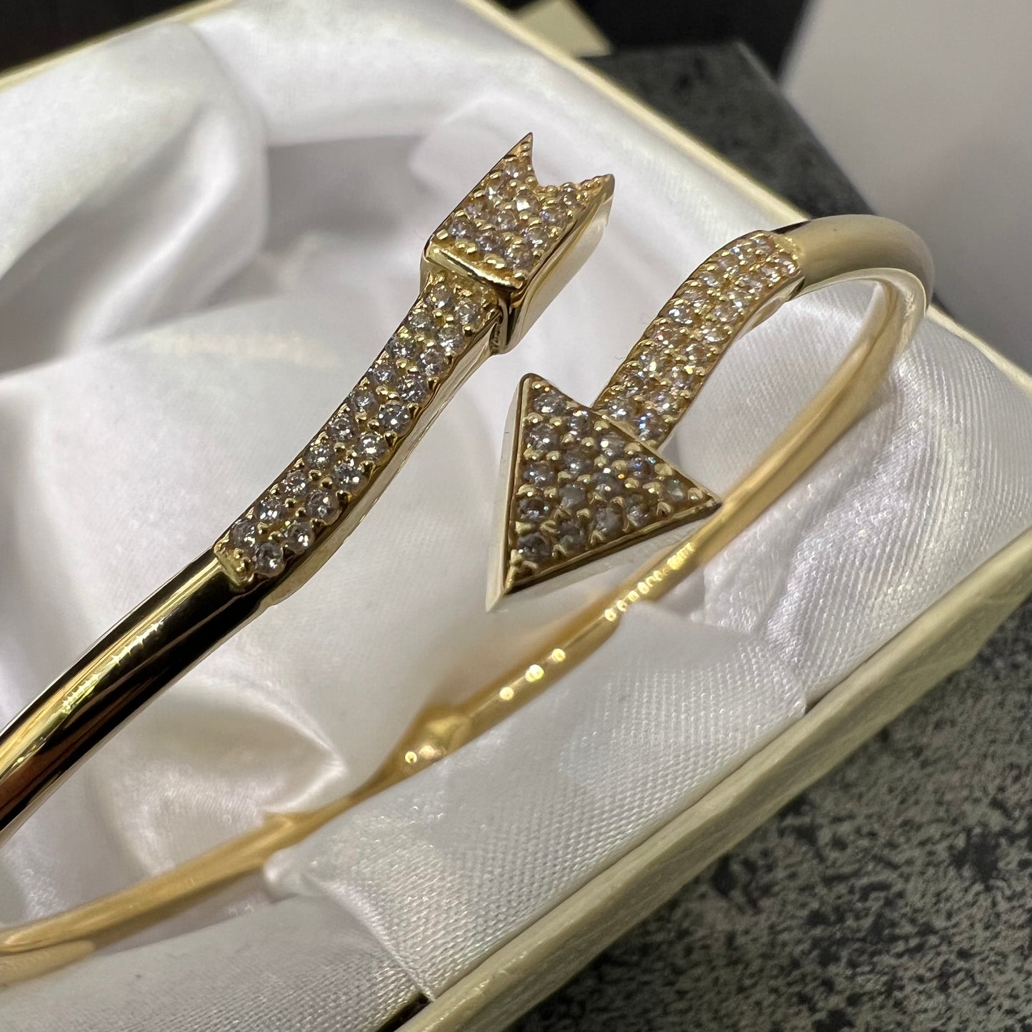 14 karaat gouden armband dames pijl model