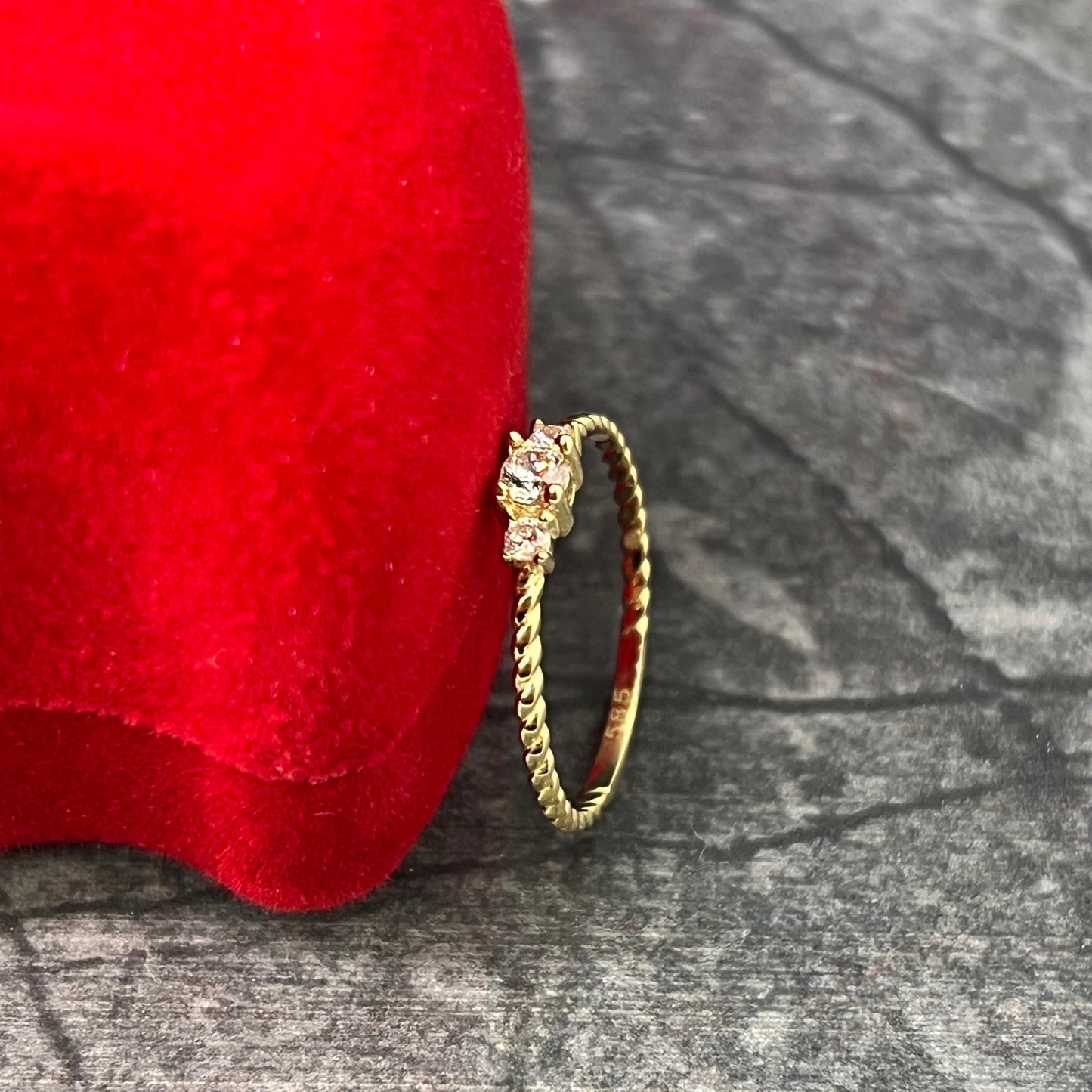 Gouden ring prachtig solitaire model