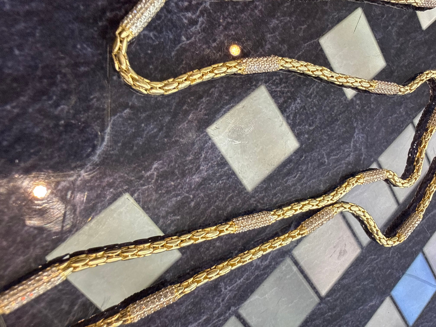 Prachtige 14 karaats gouden unieke ketting met engel hanger