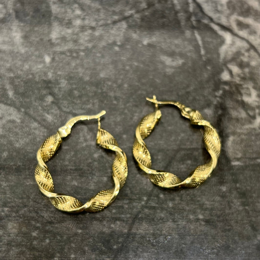 14 karaat gouden oorbellen wokkels