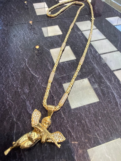 Prachtige 14 karaats gouden unieke ketting met engel hanger
