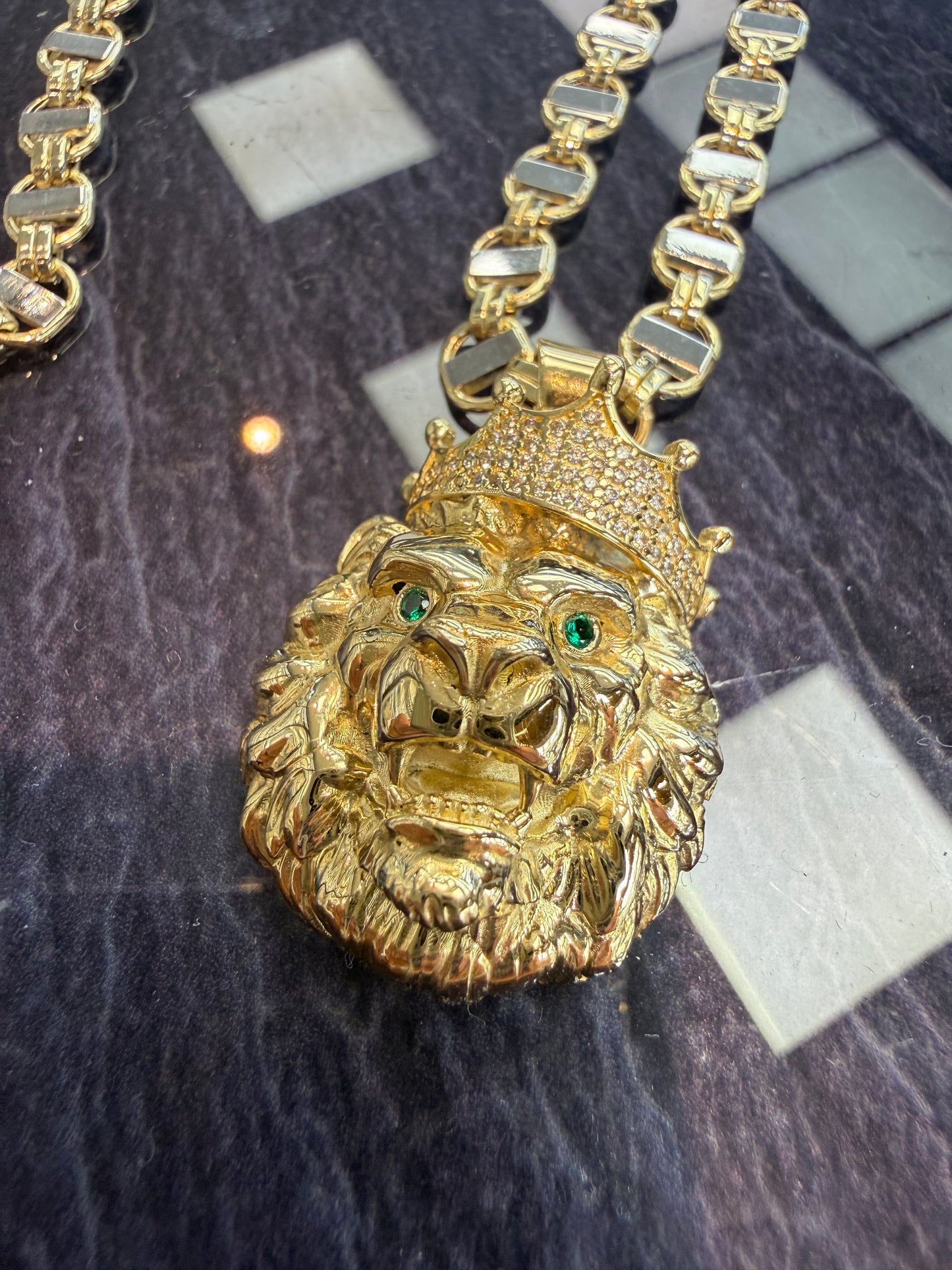 14 Karaat Kingsley Ketting Geel- en Witgoud met Leeuw Hanger